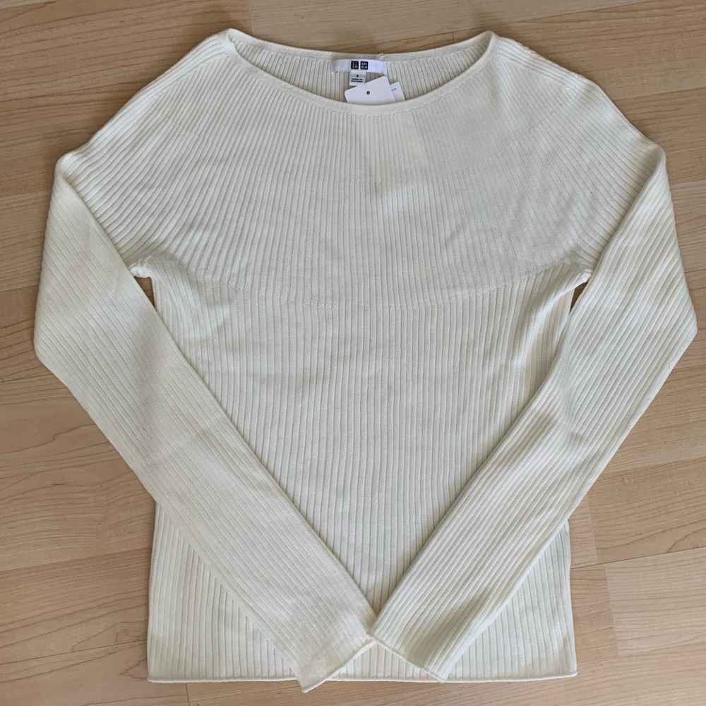 NWT: Uniqlo 3D Knit Ribbed Boat Neck Sweater